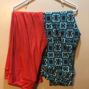 Two pairs of Lularoe TC leggings